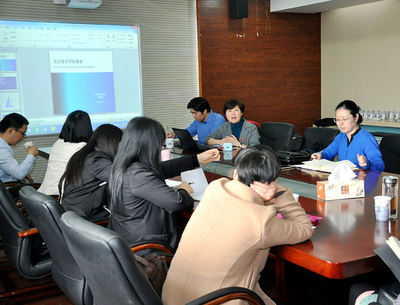 上海外国语大学赵蓉晖教授与我校老师分享“中国语言战略研究”智慧